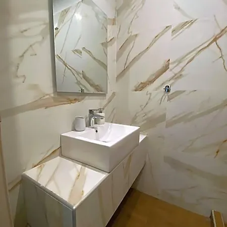 Filoxenia فندق سكوتينا